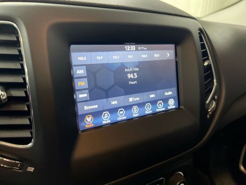 Used 2018 Jeep Compass Latitude w/ Popular Equipment Group AWD/4WD image 14