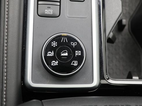 Used 2024 Nissan Pathfinder SL w/ SL Premium Package image 30