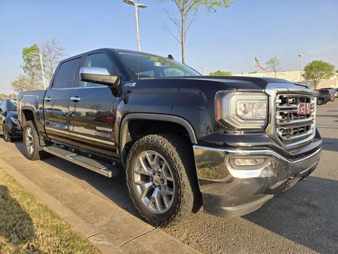 Used 2018 GMC Sierra 1500 SLT w/ SLT Premium Package image 10