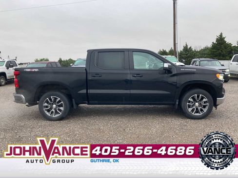 Used 2022 Chevrolet Silverado 1500 LT w/ Protection Package AWD/4WD image 9
