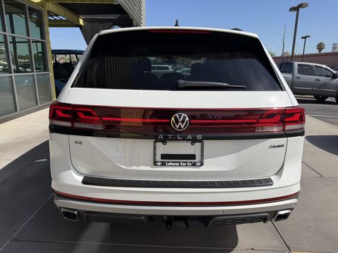 Used 2024 Volkswagen Atlas Peak Edition SE AWD/4WD image 13