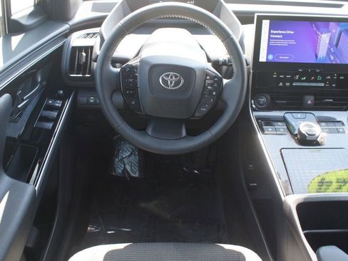 Used 2024 Toyota bZ4X FWD image 5