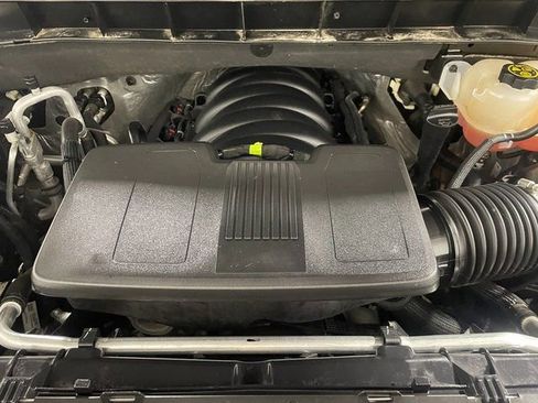 Used 2023 Chevrolet Silverado 1500 LT AWD/4WD image 23
