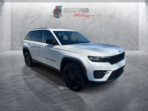 Used 2023 Jeep Grand Cherokee Altitude AWD/4WD image 8