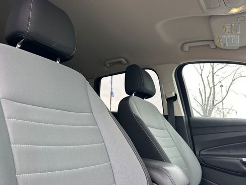 Used 2016 Ford Escape SE image 17