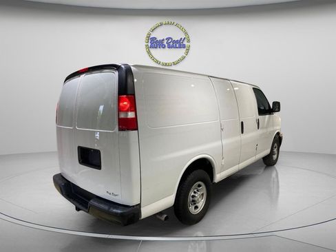 Used 2021 Chevrolet Express 2500 w/ Driver Convenience Package RWD image 4