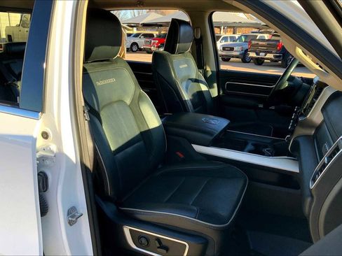 Used 2021 RAM 1500 Laramie AWD/4WD image 8
