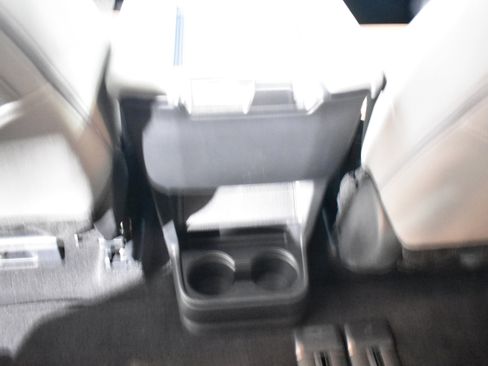 Used 2025 Toyota Sienna XLE FWD image 29