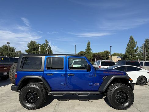 Used 2018 Jeep Wrangler Unlimited Rubicon AWD/4WD image 2