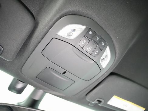 Used 2019 Chrysler Pacifica Limited w/ Advanced Safetytec Group image 53