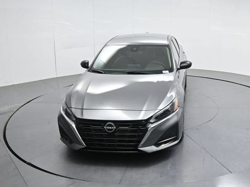 Used 2024 Nissan Altima 2.5 SV FWD image 48
