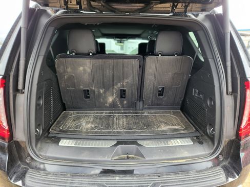 Used 2024 GMC Yukon Denali w/ Advanced Technology Package image 11