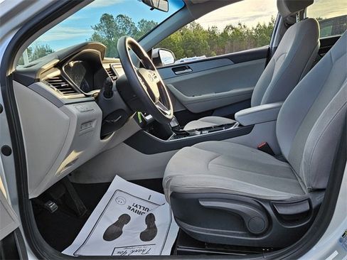 Used 2019 Hyundai Sonata SE image 5