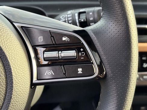 Used 2024 Kia Seltos SX w/ SX Sunroof Package image 29