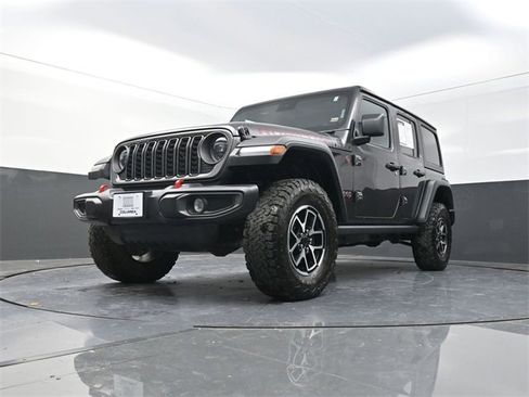 Used 2024 Jeep Wrangler Unlimited Rubicon w/ Convenience Group image 19