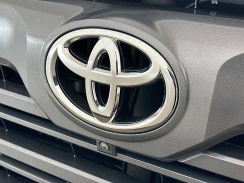 Used 2024 Toyota Tundra Limited AWD/4WD image 24