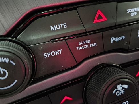 Used 2017 Dodge Challenger R/T Scat Pack image 11