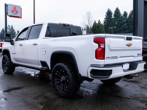 Used 2023 Chevrolet Silverado 2500 High Country AWD/4WD image 4