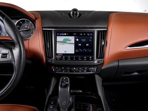 Used 2023 Maserati Levante GT AWD/4WD image 35