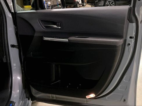 Used 2024 Toyota Sienna XLE Woodland Edition image 21
