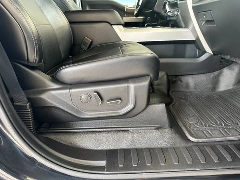Used 2019 Ford F250 Lariat w/ Lariat Ultimate Package AWD/4WD image 38