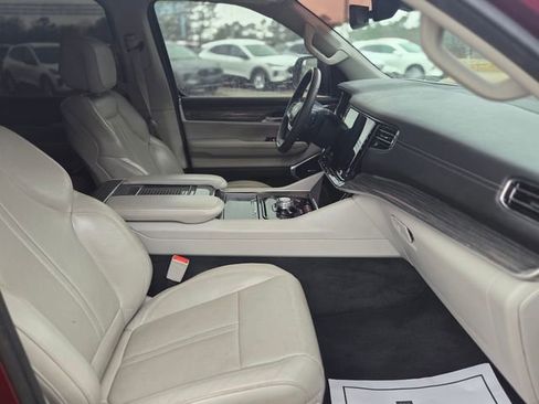 Used 2022 Jeep Wagoneer Series III image 18