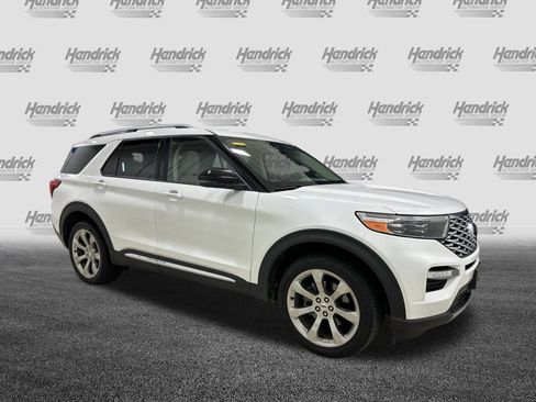 Used 2020 Ford Explorer Platinum w/ Premium Technology Package image 2