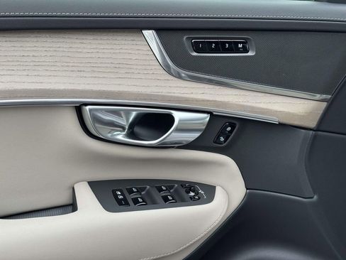 New 2026 Volvo XC90 T8 Plus w/ Protection Package Premier image 17