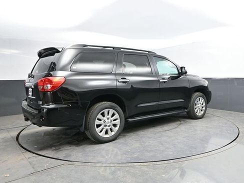 Used 2015 Toyota Sequoia Platinum w/ Four Season Floor Mat Package image 8