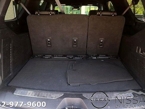 Used 2023 Chevrolet Suburban Premier RWD image 16