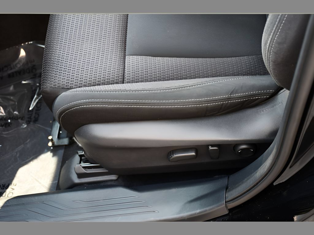 Certified 2024 Subaru Outback Premium AWD/4WD image 32