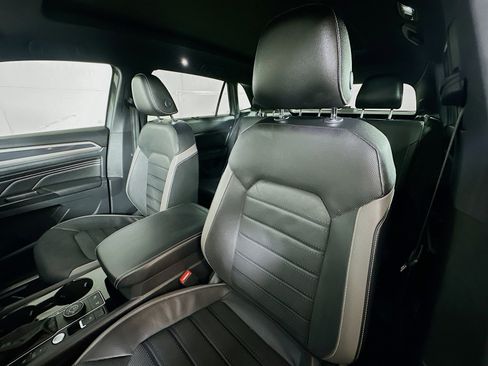 Used 2020 Volkswagen Atlas Cross Sport SEL Premium image 21