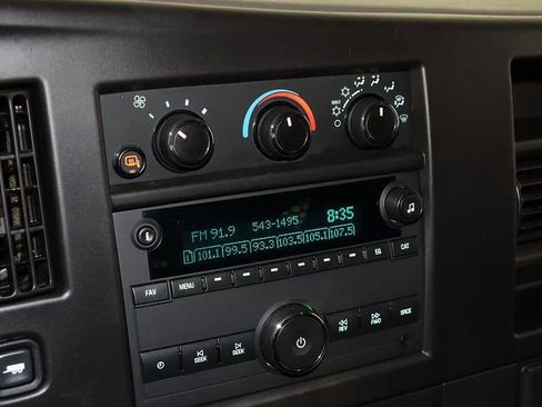 Used 2024 GMC Savana 2500 w/ Driver Convenience Package image 15