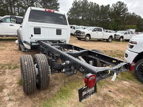 New 2026 RAM 4500 Tradesman w/ Chrome Appearance Group AWD/4WD image 10