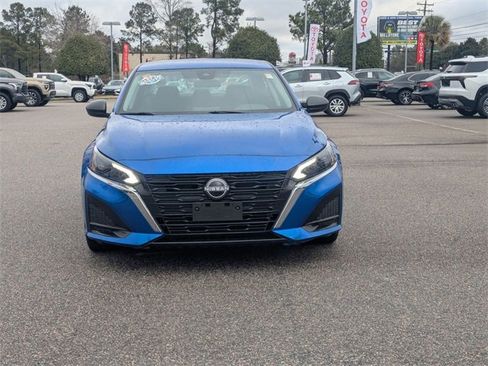 Used 2025 Nissan Altima 2.5 SV image 8