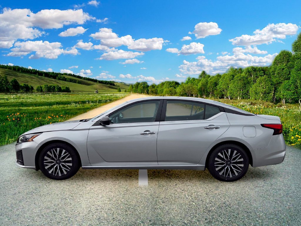 Used 2024 Nissan Altima 2.5 SV FWD image 3