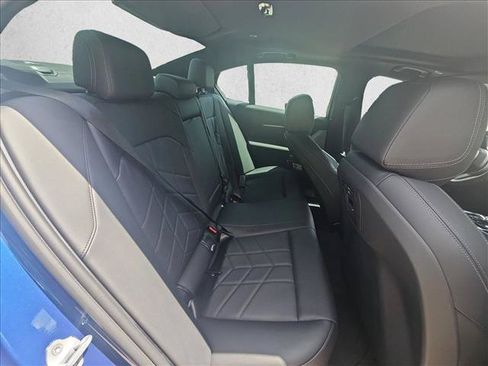 Used 2026 BMW i5 eDrive40 w/ Premium Package RWD image 17