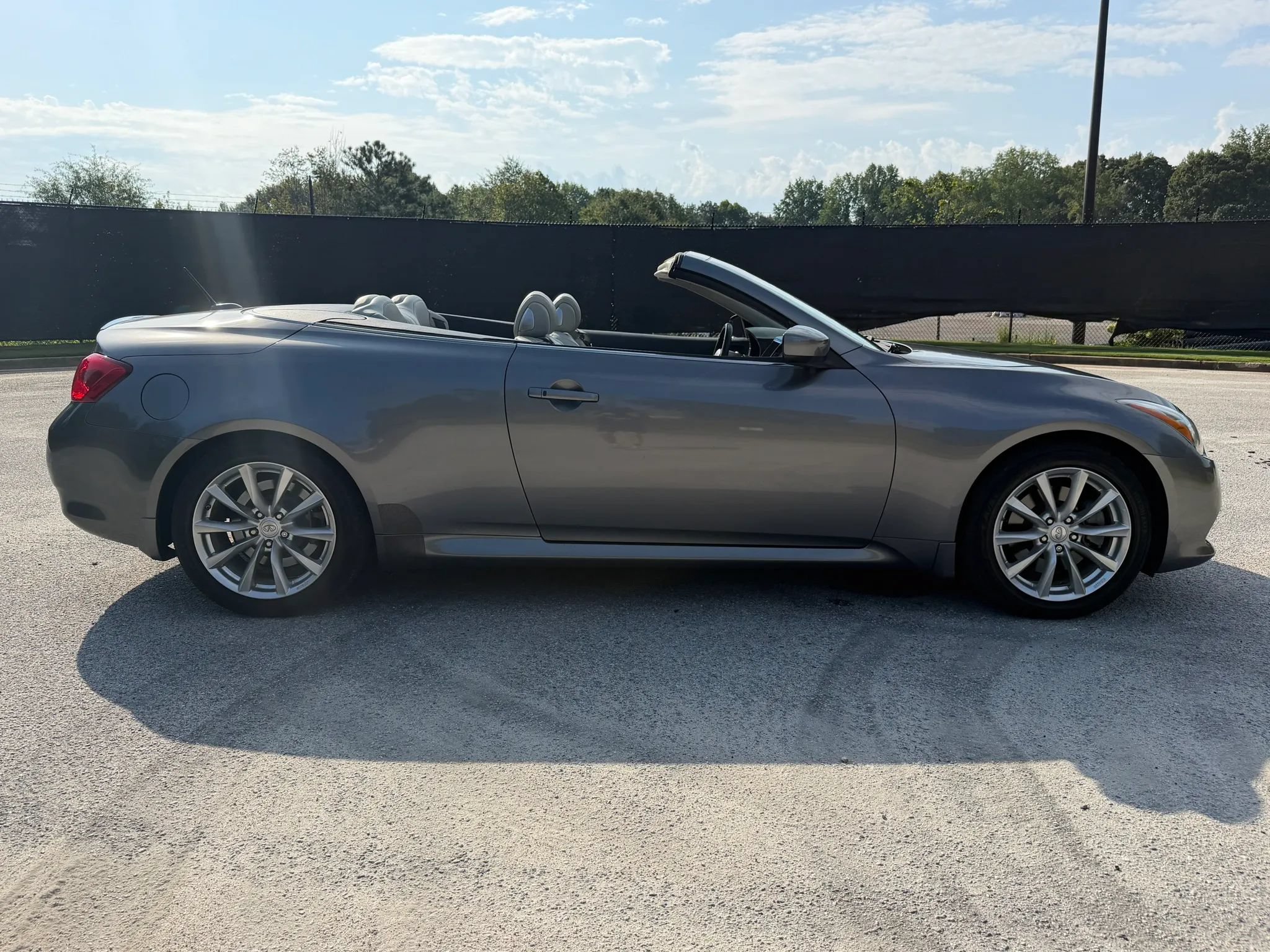 Used 2012 INFINITI G37 Convertible w/ Premium Pkg RWD image 6