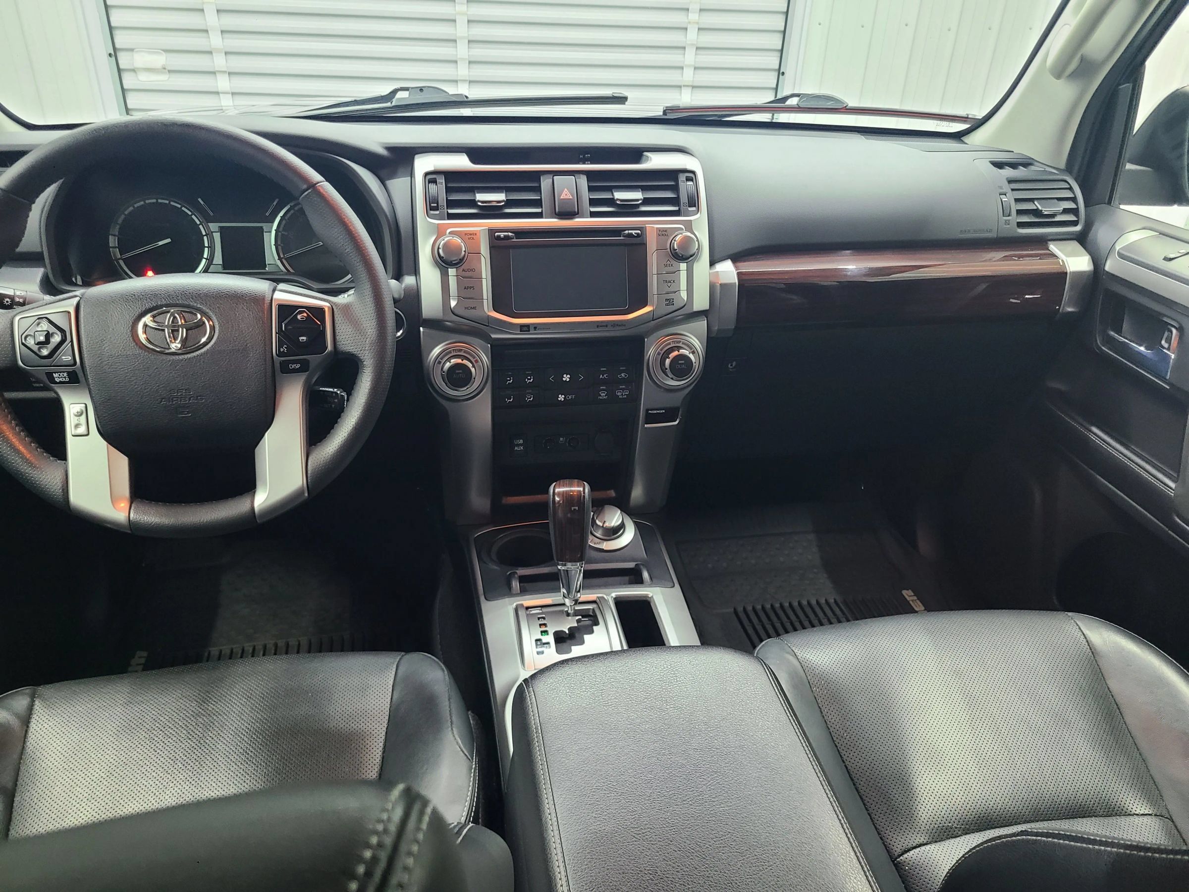 Used 2018 Toyota 4Runner Limited AWD/4WD image 2
