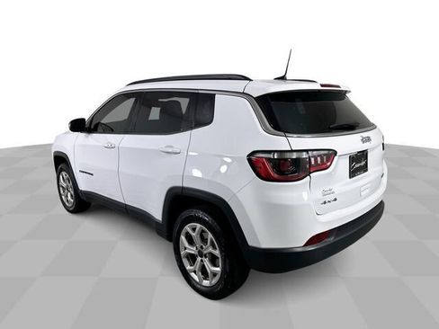 Used 2025 Jeep Compass Latitude AWD/4WD image 6
