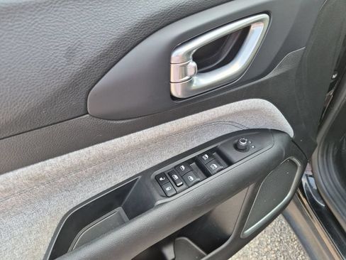 Used 2024 Jeep Compass Latitude AWD/4WD image 13