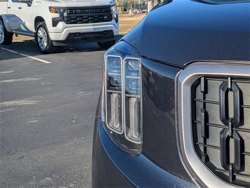 Used 2025 Kia Telluride LX image 10