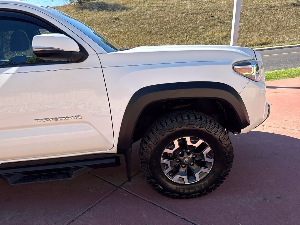 Used 2019 Toyota Tacoma TRD Off-Road AWD/4WD image 32