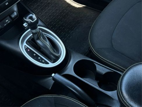 Used 2016 Kia Soul + FWD image 21
