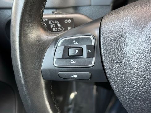 Used 2017 Volkswagen Tiguan S FWD image 25