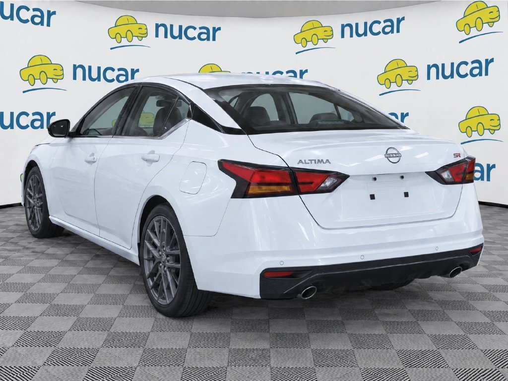 Used 2025 Nissan Altima 2.5 SR FWD image 3