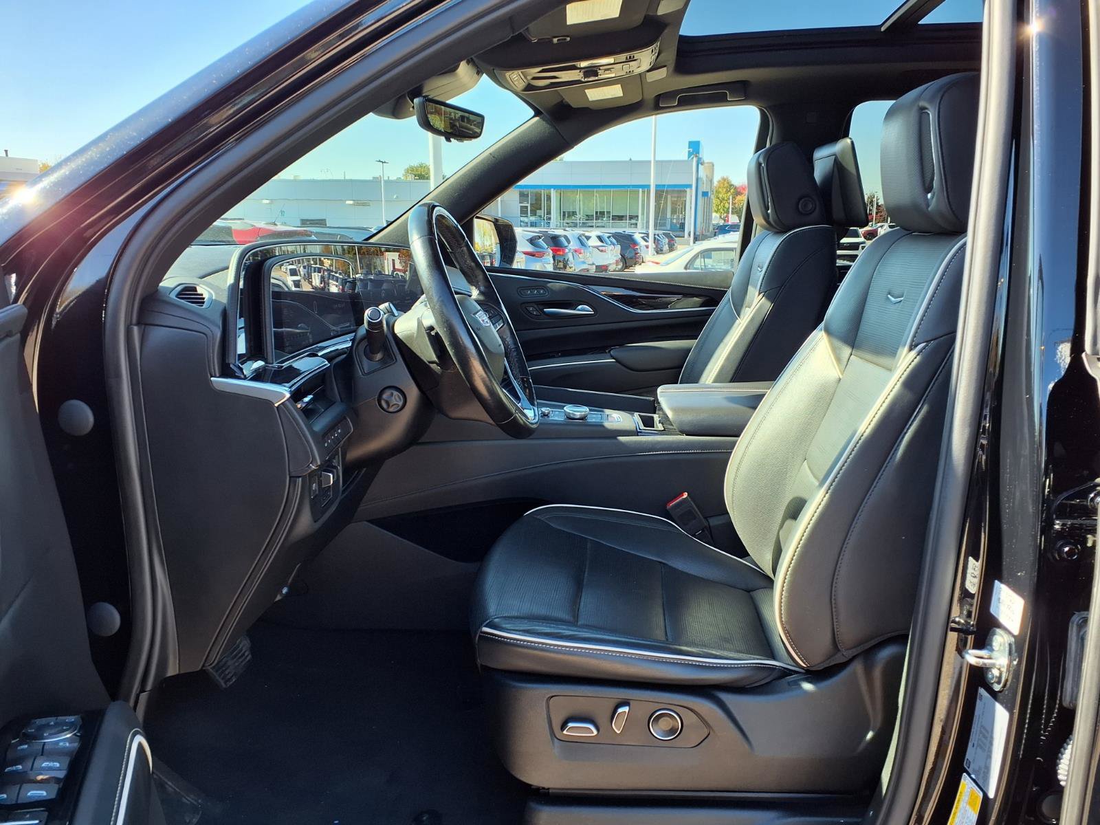 Used 2023 Cadillac Escalade Sport AWD/4WD image 18