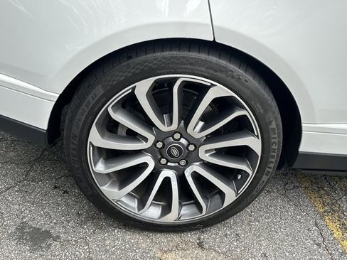 Used 2018 Land Rover Range Rover Long Wheelbase Supercharged image 20