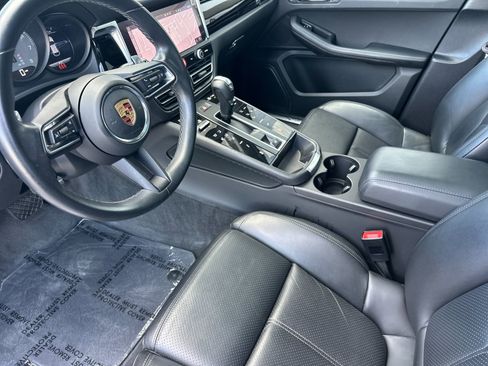 Certified 2023 Porsche Macan S AWD/4WD image 5