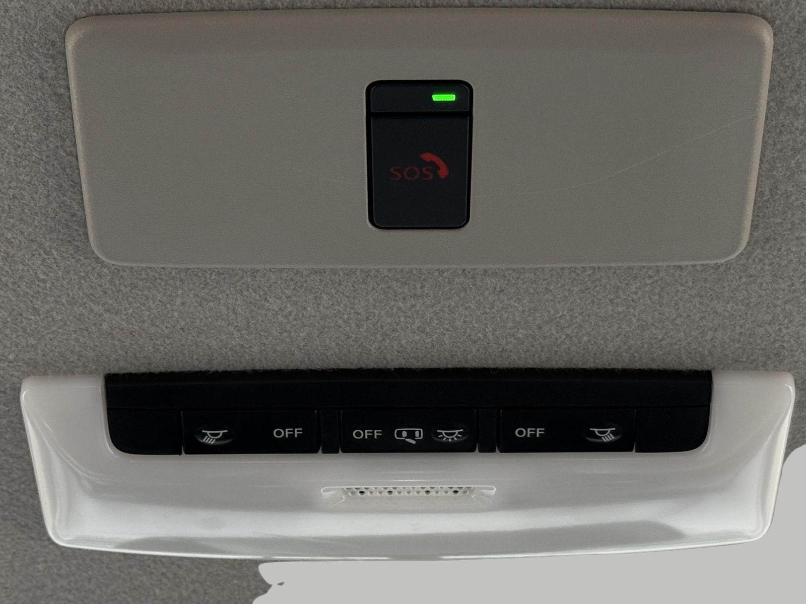 Used 2023 Nissan Kicks SR w/ SR Premium Package FWD image 38